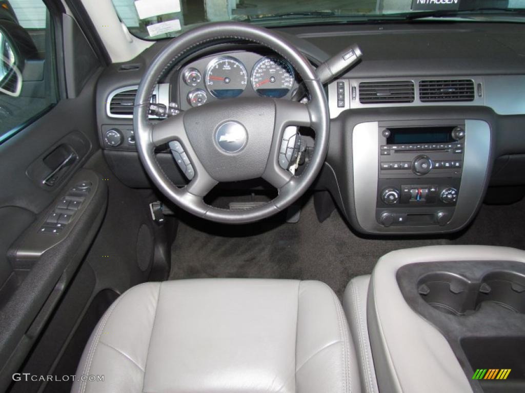 2007 Chevrolet Tahoe LS Light Titanium/Ebony Dashboard Photo #48592228