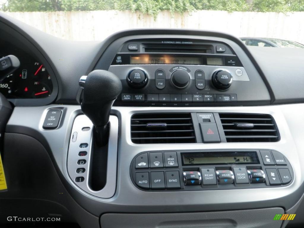 2010 Honda Odyssey EX Controls Photo #48592924
