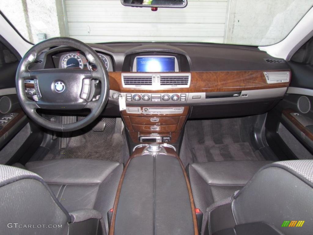 2006 BMW 7 Series 750i Sedan Black/Black Dashboard Photo #48594373