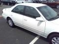 Super White - Camry CE Photo No. 21