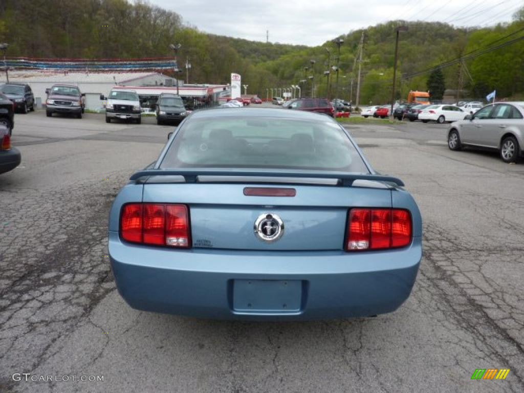 2006 Mustang V6 Premium Coupe - Windveil Blue Metallic / Dark Charcoal photo #3