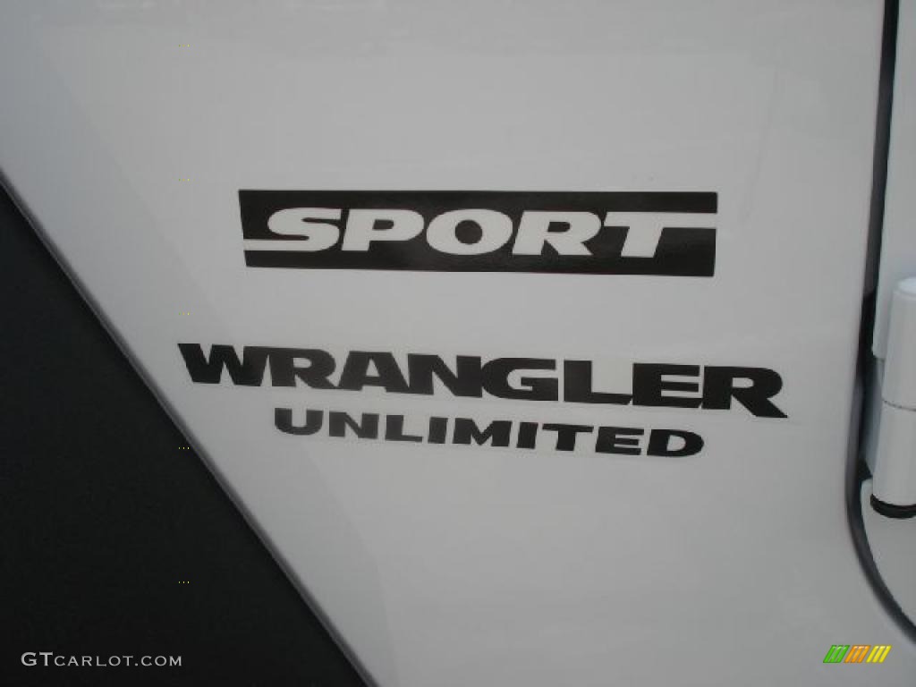 2011 Wrangler Unlimited Sport 4x4 - Bright White / Black photo #11