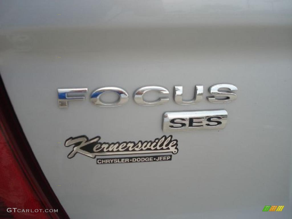 2007 Focus ZX4 SES Sedan - CD Silver Metallic / Charcoal/Light Flint photo #27