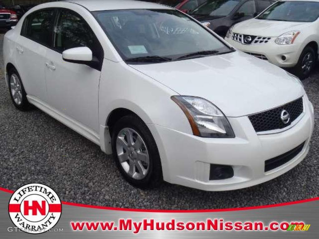 2011 Sentra 2.0 SR - Aspen White / Charcoal photo #1