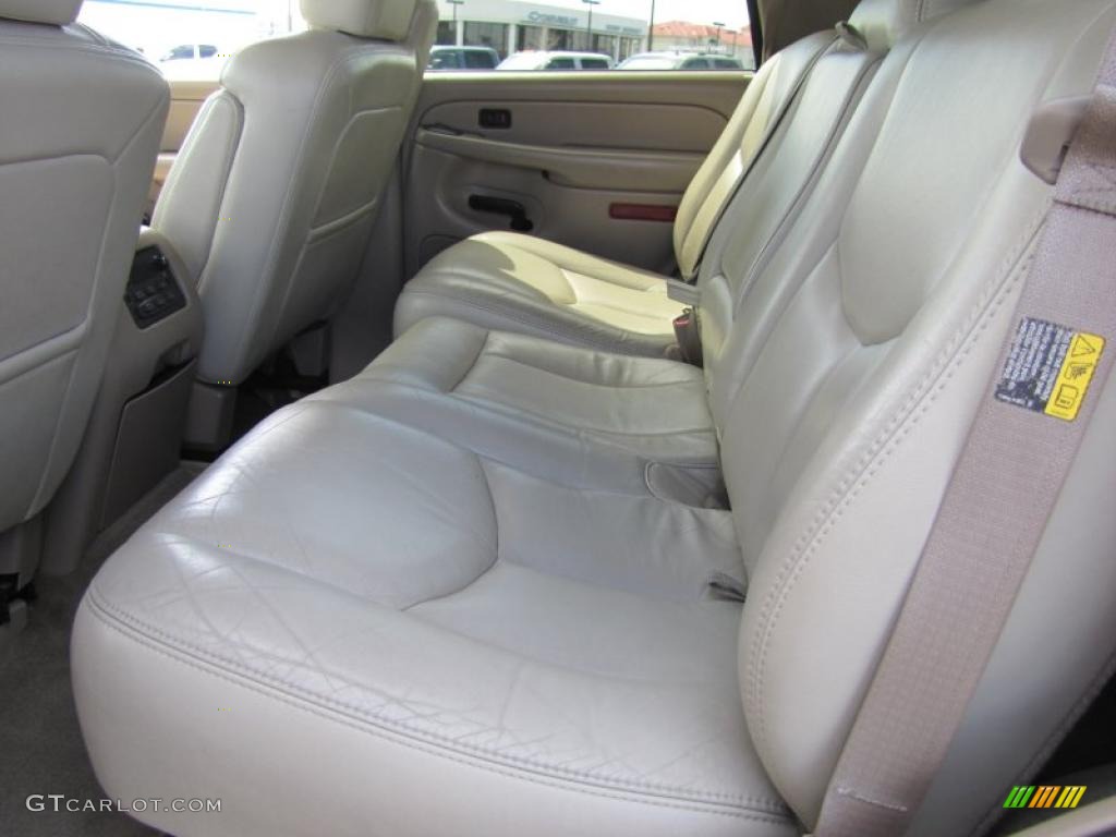 2004 Tahoe LT 4x4 - Sandalwood Metallic / Tan/Neutral photo #8