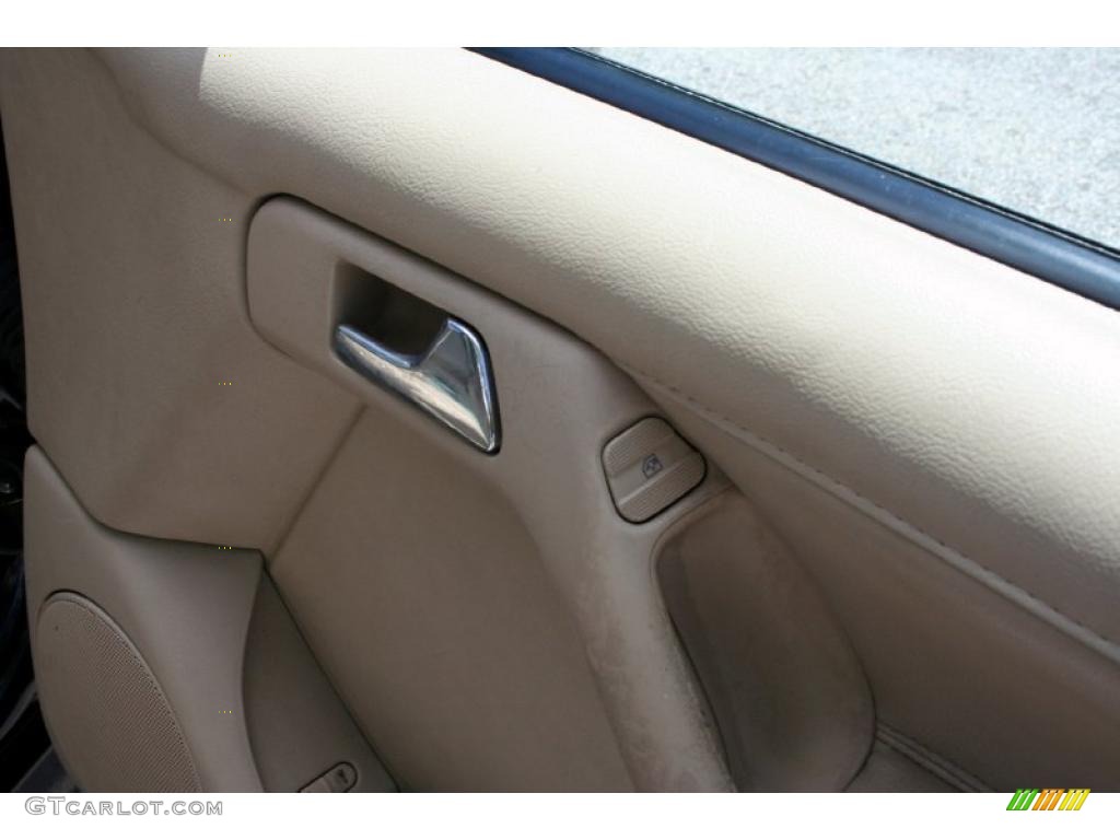 2001 Cabrio GLX - Black / Beige photo #30