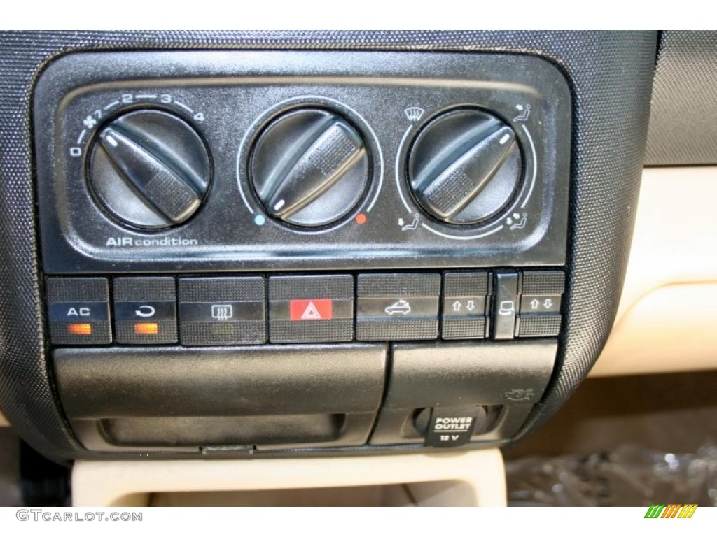 2001 Cabrio GLX - Black / Beige photo #57