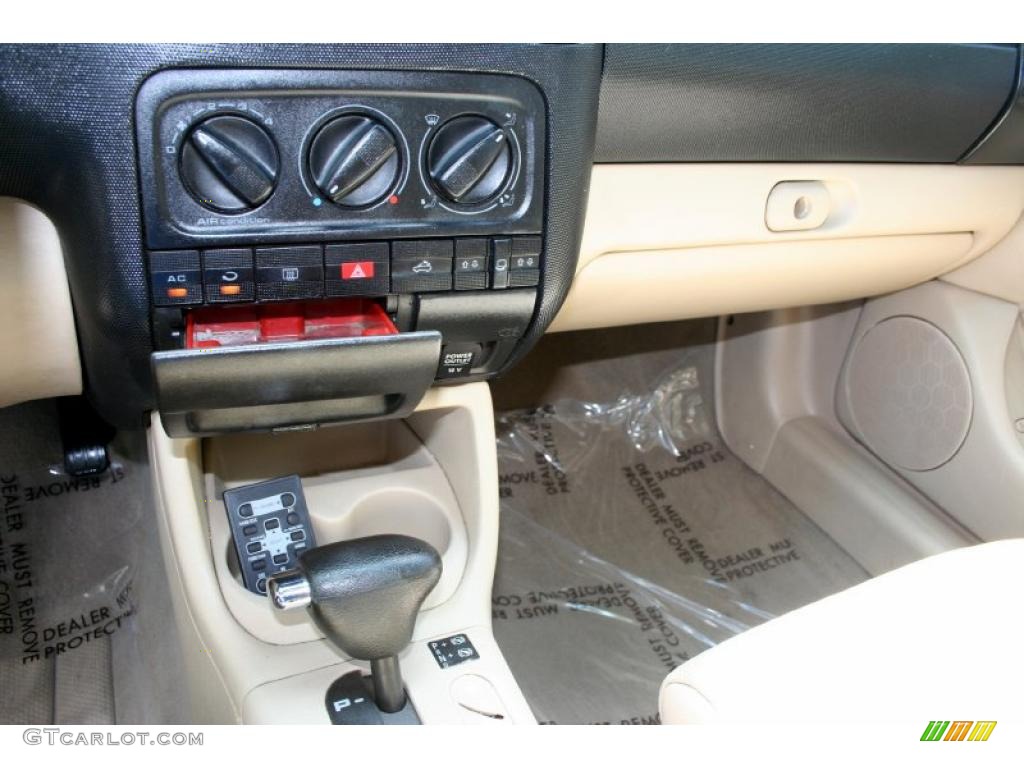 2001 Cabrio GLX - Black / Beige photo #58