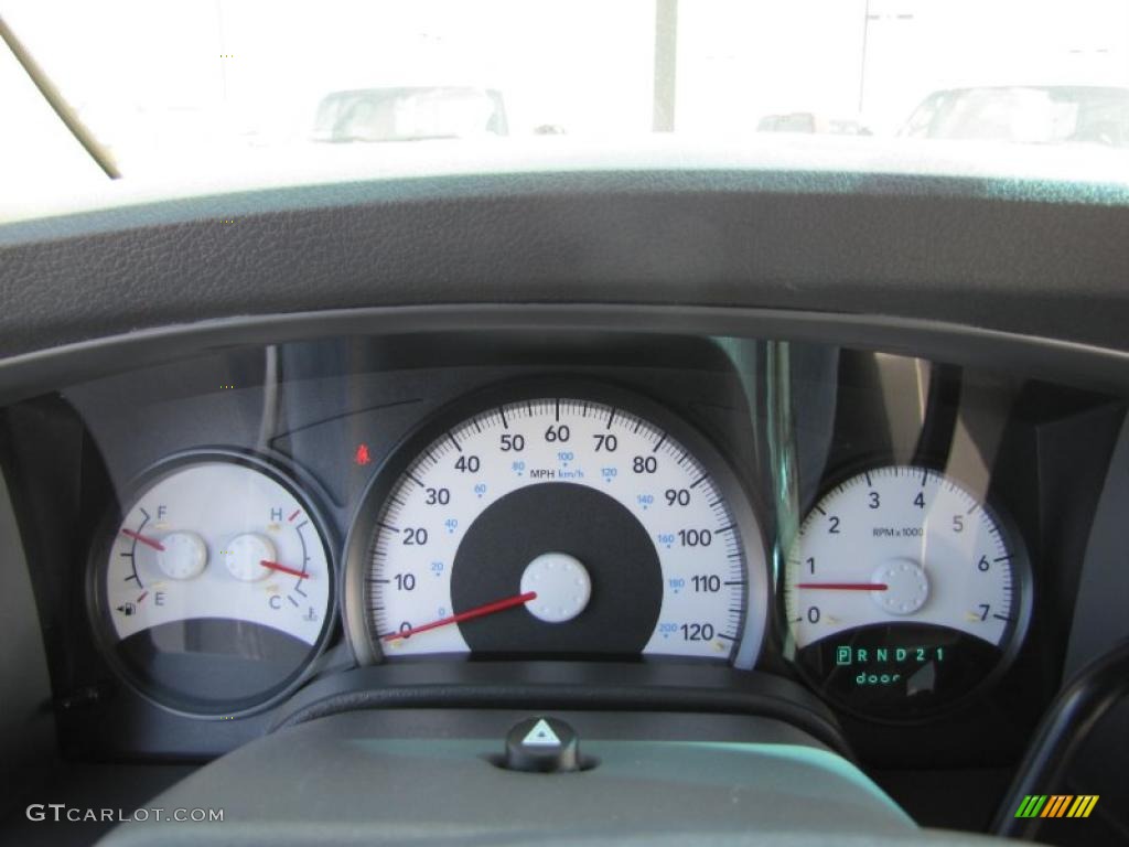 2009 Dodge Durango SE Gauges Photos