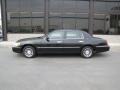 2002 Black Lincoln Town Car Signature  photo #2