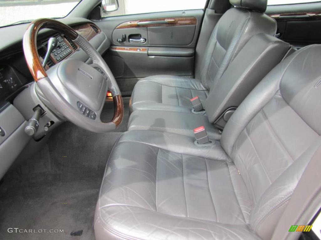 Deep Charcoal Interior 2002 Lincoln Town Car Signature Photo #48602860