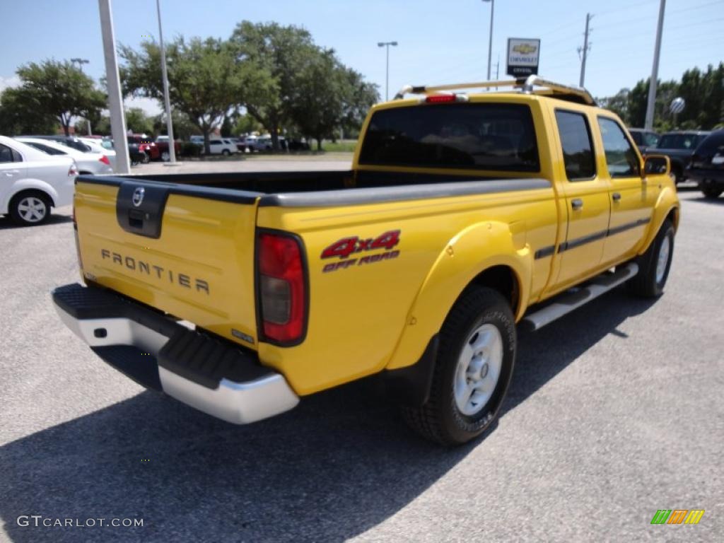 2002 Frontier SE Crew Cab 4x4 - Solar Yellow / Gray photo #11