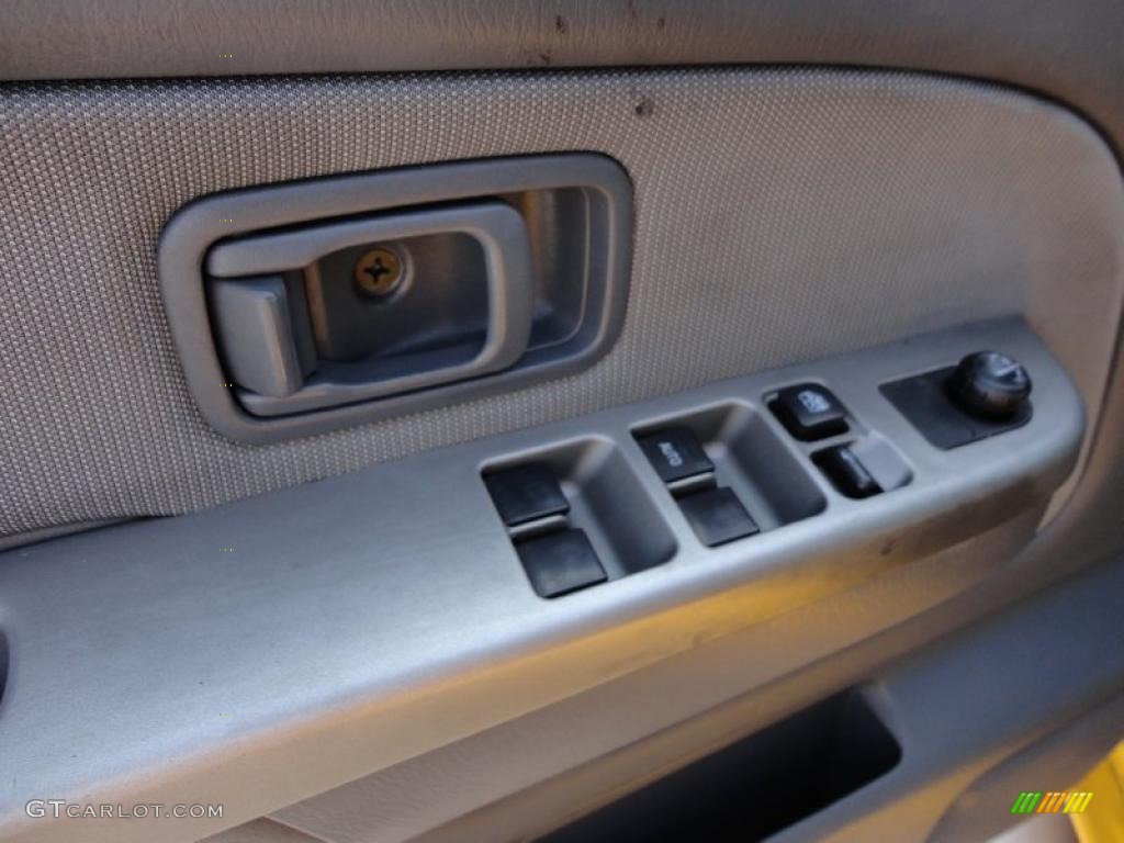 2002 Frontier SE Crew Cab 4x4 - Solar Yellow / Gray photo #27