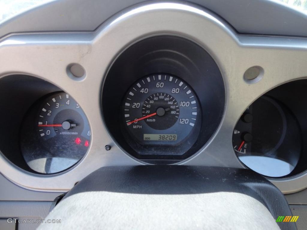 2002 Frontier SE Crew Cab 4x4 - Solar Yellow / Gray photo #29
