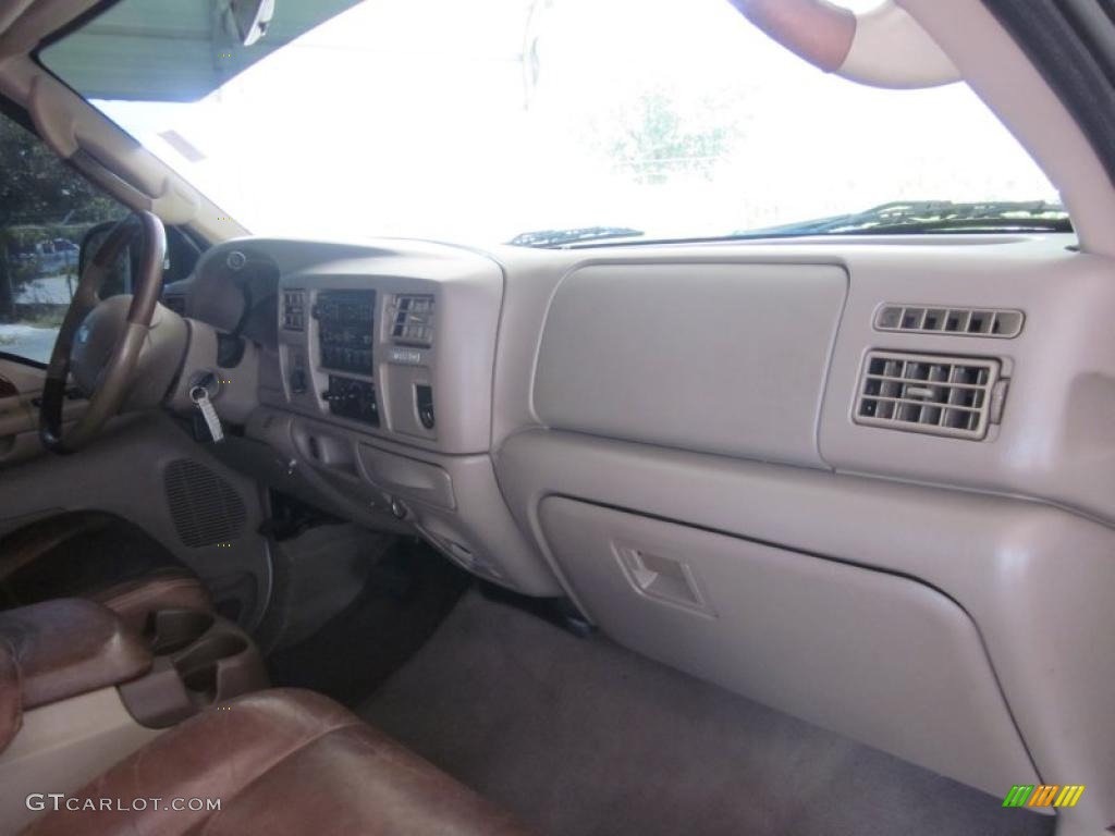 2004 F250 Super Duty King Ranch Crew Cab 4x4 - Oxford White / Castano Leather photo #30