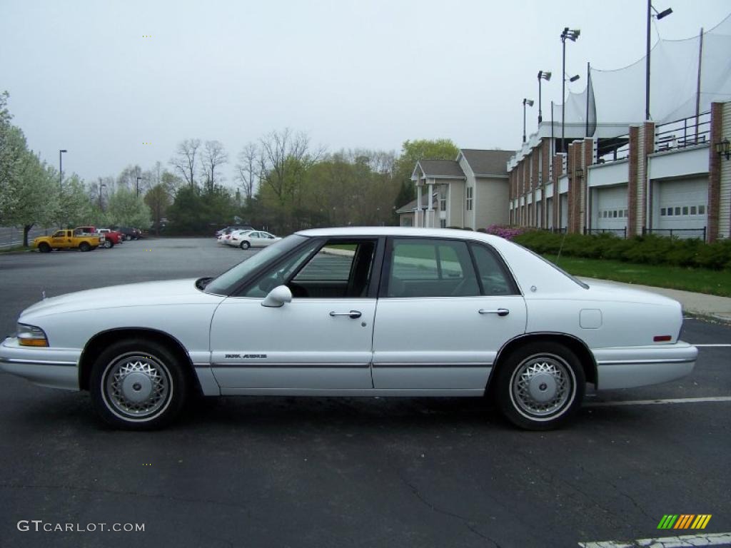 Bright White 1996 Buick Park Avenue Standard Park Avenue Model Exterior Photo #48605849
