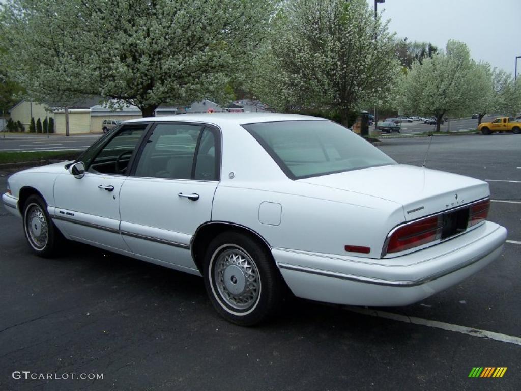 Bright White 1996 Buick Park Avenue Standard Park Avenue Model Exterior Photo #48605861
