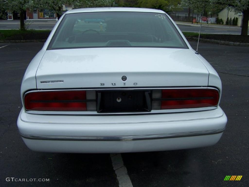 Bright White 1996 Buick Park Avenue Standard Park Avenue Model Exterior Photo #48605876