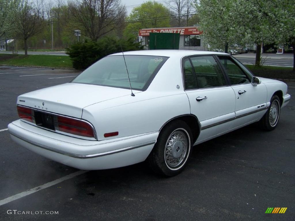 Bright White 1996 Buick Park Avenue Standard Park Avenue Model Exterior Photo #48605891