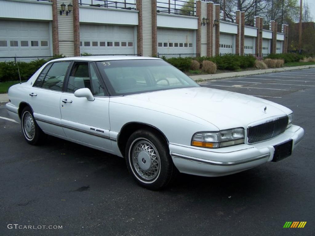 1996 Buick Park Avenue Standard Park Avenue Model Exterior Photos