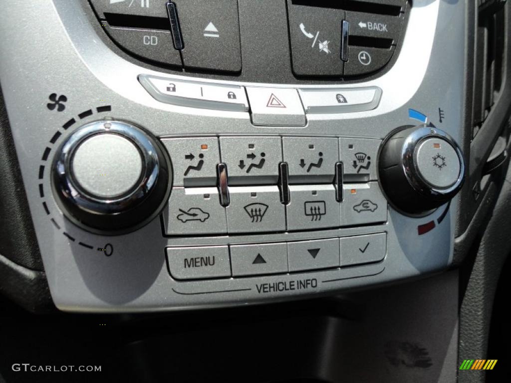 2010 Equinox LT - Silver Ice Metallic / Jet Black/Light Titanium photo #32