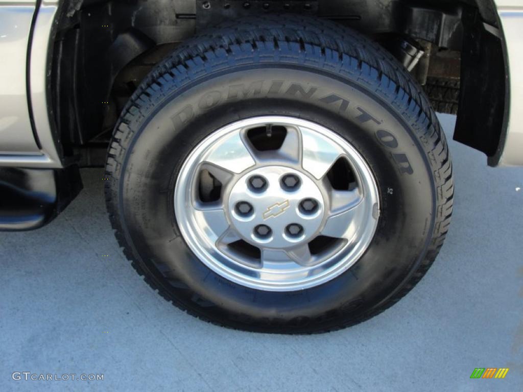 2001 Chevrolet Tahoe LT Wheel Photo #48608153