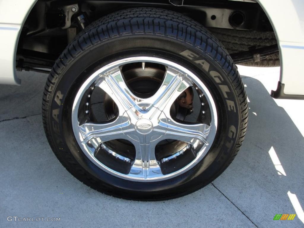 2005 F150 XLT Regular Cab - Silver Metallic / Medium Flint Grey photo #14
