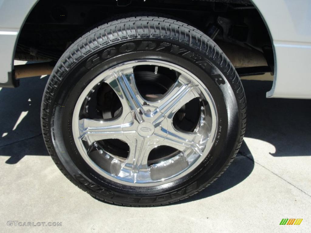 2005 F150 XLT Regular Cab - Silver Metallic / Medium Flint Grey photo #15