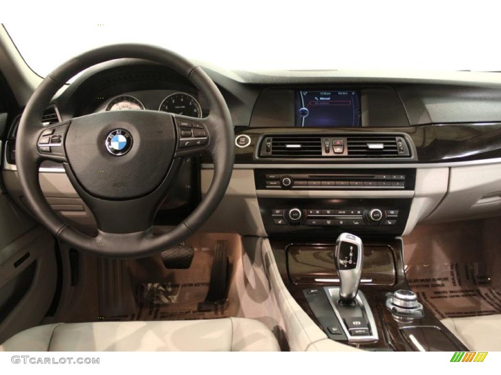 2011 BMW 5 Series 535i xDrive Sedan Everest Gray Dashboard Photo #48612518