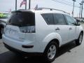 Diamond White Pearl - Outlander LS 4WD Photo No. 2