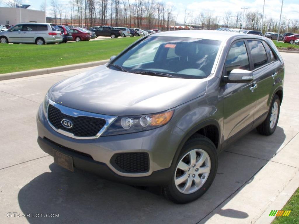 2011 Sorento LX - Titanium Silver / Black photo #7
