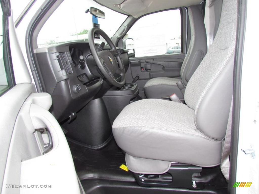 Medium Pewter Interior 2011 Chevrolet Express Cutaway 3500 Moving Van Photo #48616262