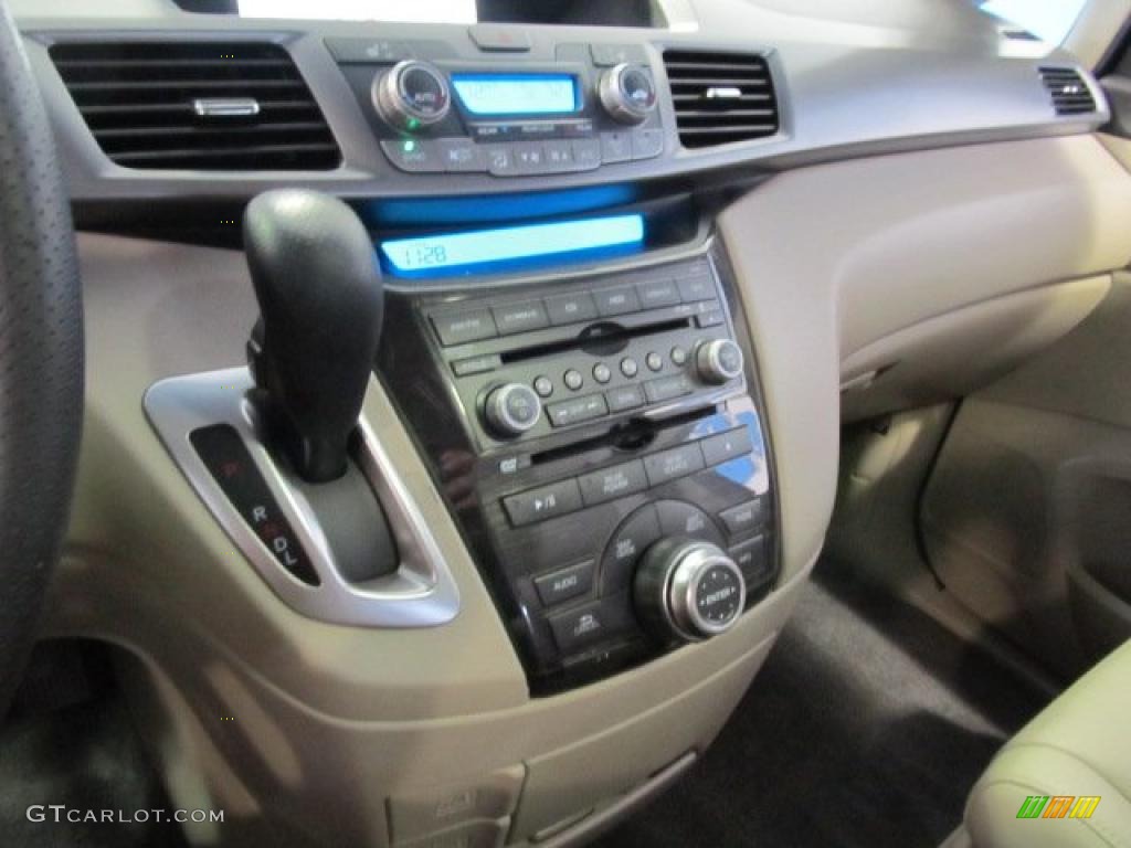 2011 Honda Odyssey Touring Controls Photo #48618230