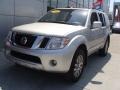 2008 Silver Lightning Nissan Pathfinder LE V8 4x4  photo #4