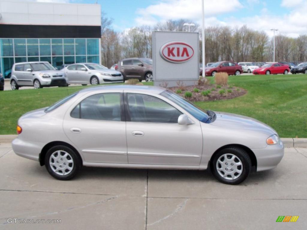 2000 Hyundai Elantra GLS Sedan Exterior Photos