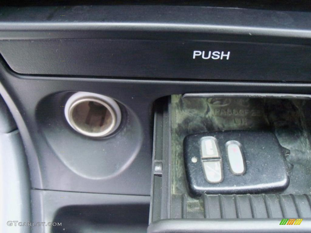 2000 Elantra GLS Sedan - Sandalwood / Gray photo #16