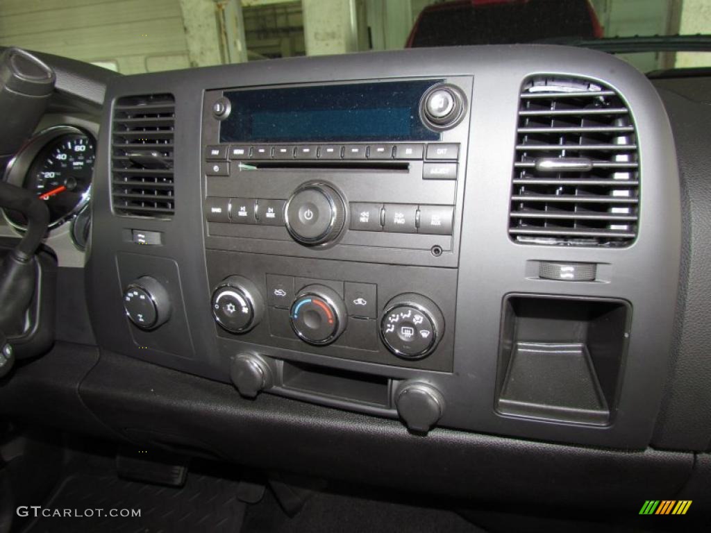 2008 Chevrolet Silverado 1500 LT Extended Cab 4x4 Controls Photo #48620402
