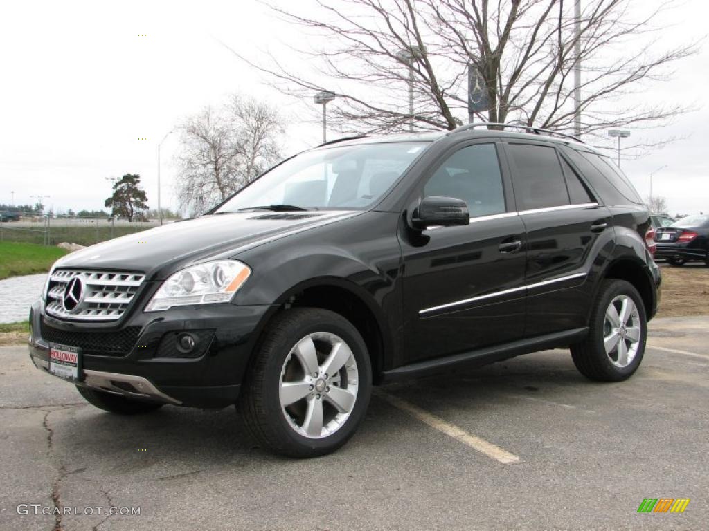 Black Mercedes-Benz ML