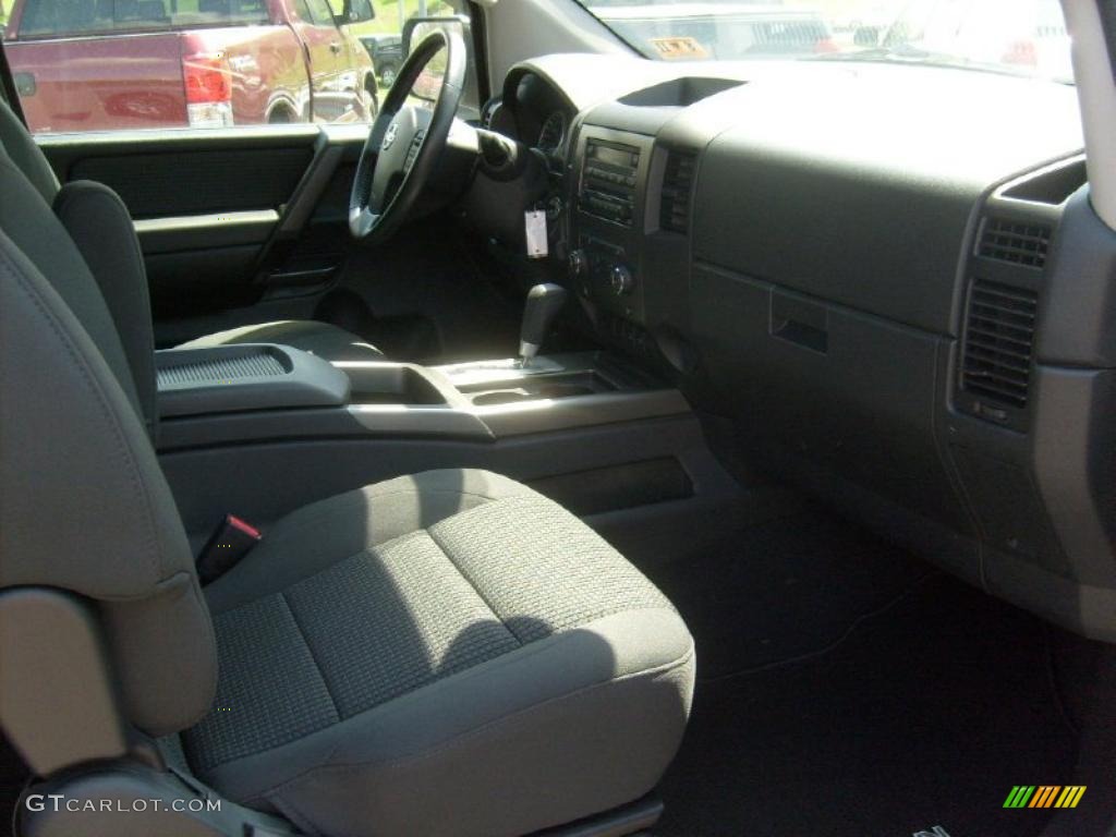 2010 Titan SE King Cab 4x4 - Radiant Silver / Charcoal photo #9