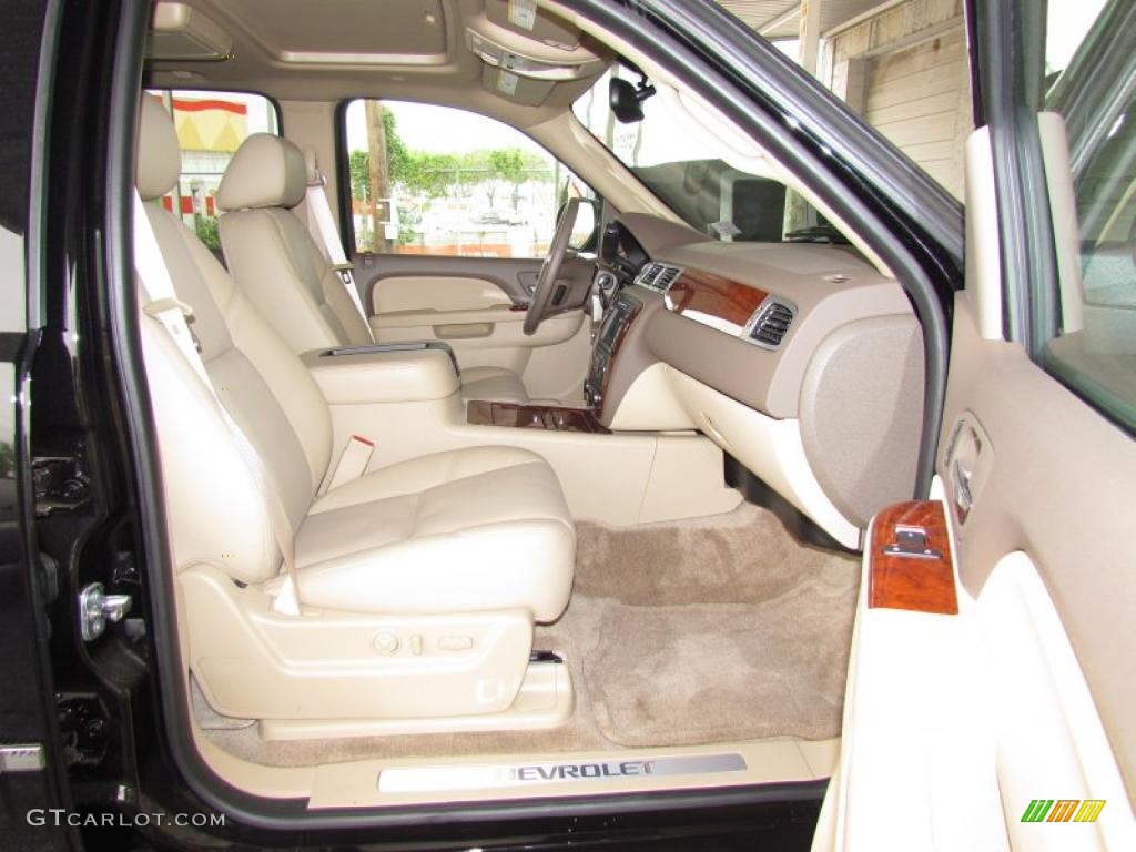 Light Cashmere/Dark Cashmere Interior 2011 Chevrolet Tahoe LTZ Photo #48622139
