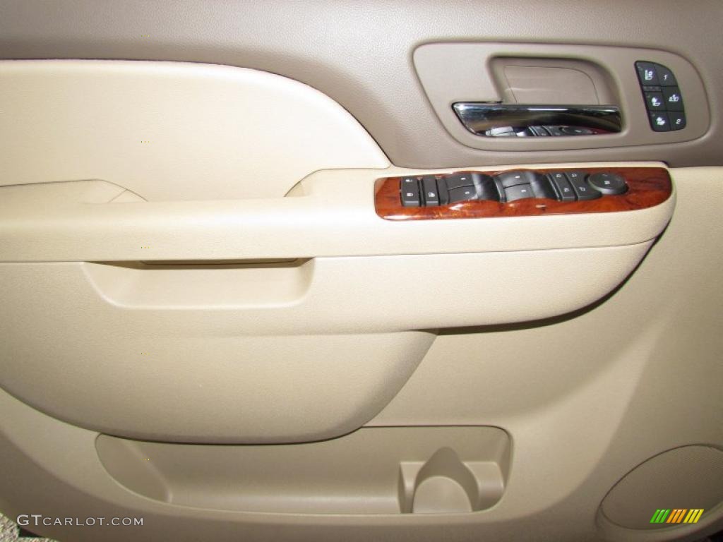 2011 Chevrolet Tahoe LTZ Door Panel Photos