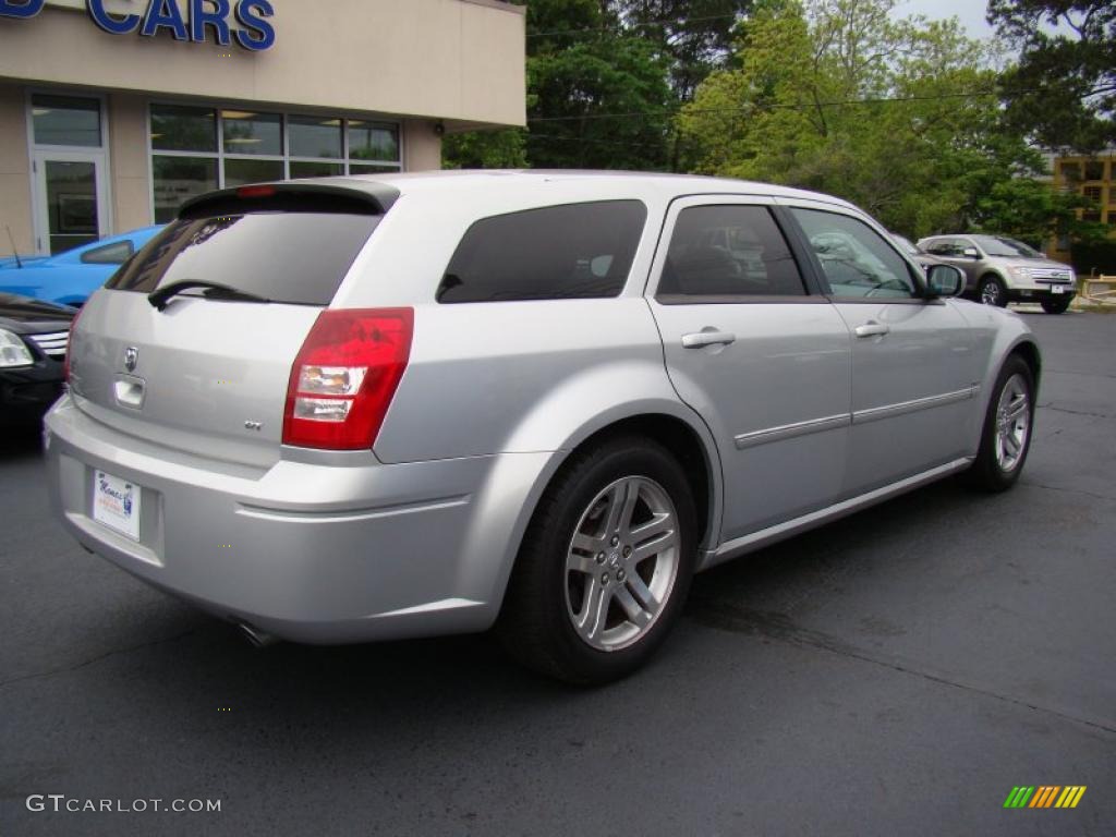 Bright Silver Metallic 2005 Dodge Magnum R/T Exterior Photo #48625479