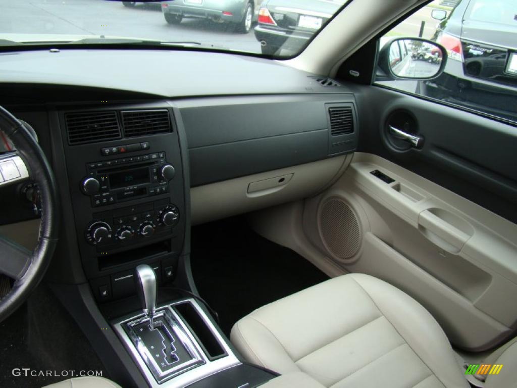 2005 Dodge Magnum R/T Dark Slate Gray/Light Graystone Dashboard Photo #48625677