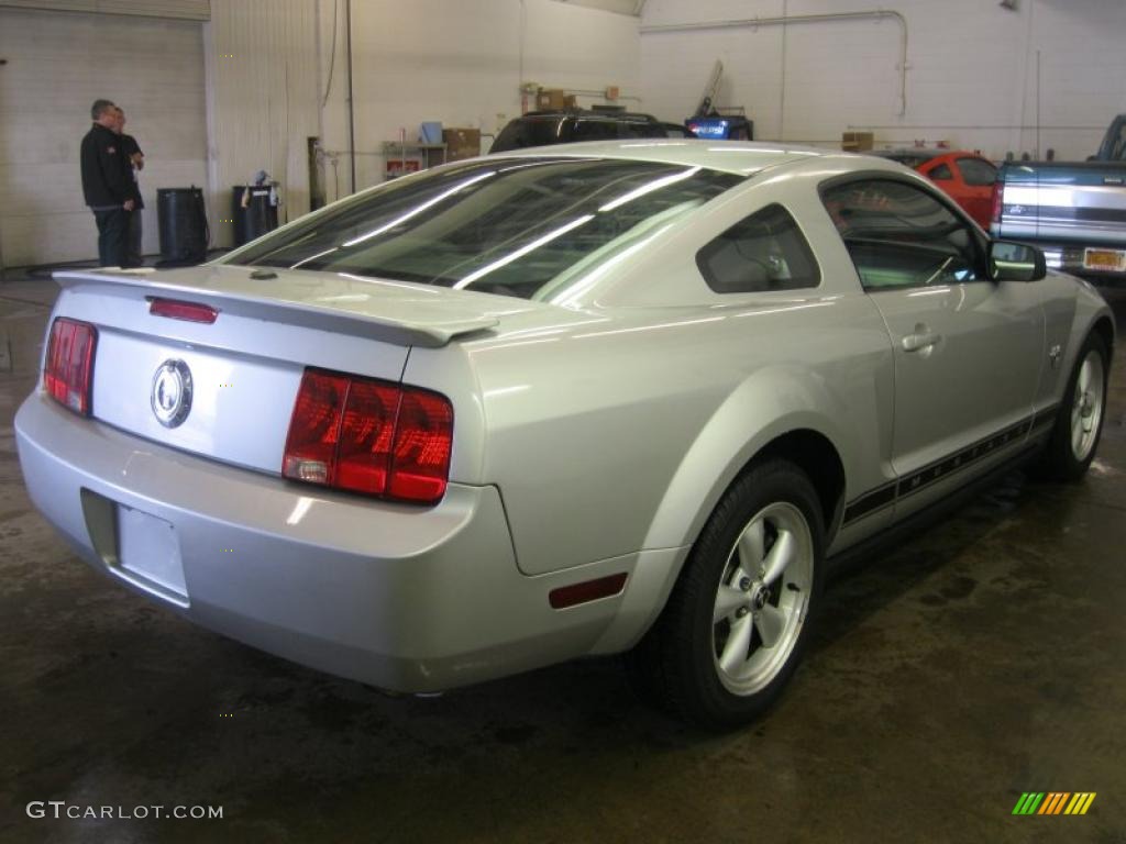 2009 Mustang V6 Premium Coupe - Brilliant Silver Metallic / Light Graphite photo #2