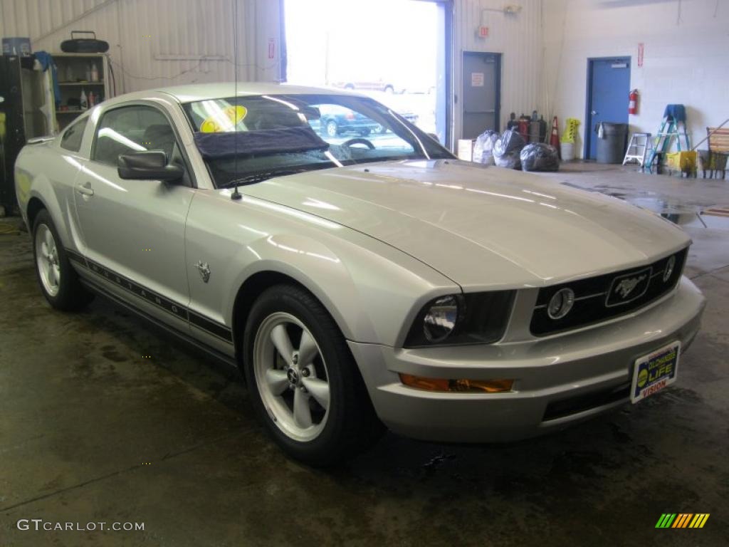 2009 Mustang V6 Premium Coupe - Brilliant Silver Metallic / Light Graphite photo #14