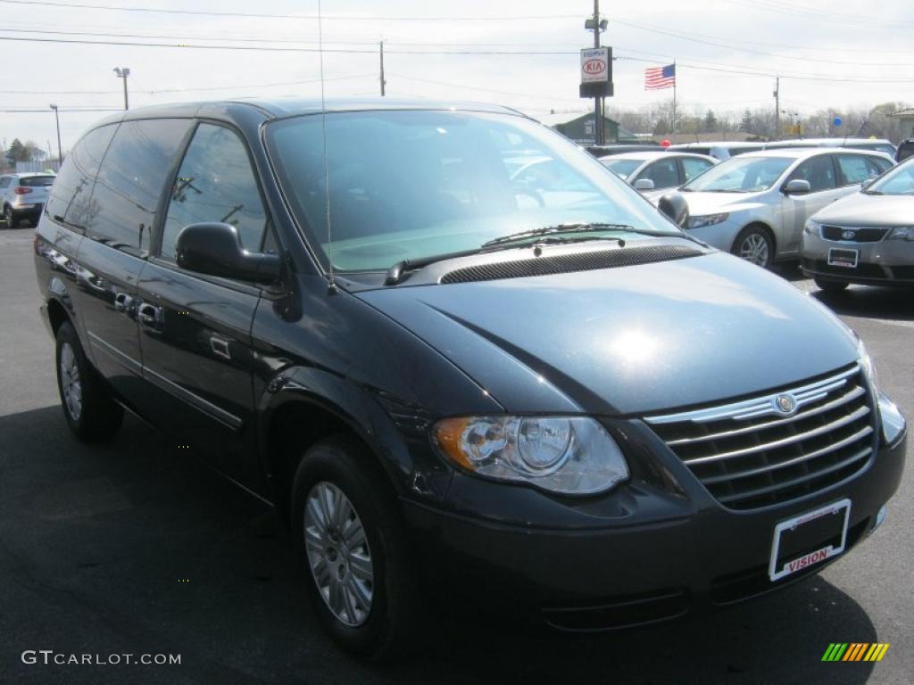 2007 Town & Country LX - Magnesium Pearl / Medium Slate Gray photo #18
