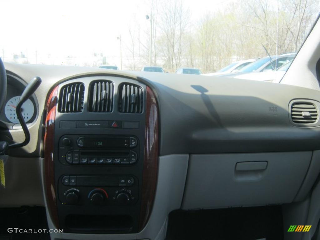 2007 Town & Country LX - Magnesium Pearl / Medium Slate Gray photo #22