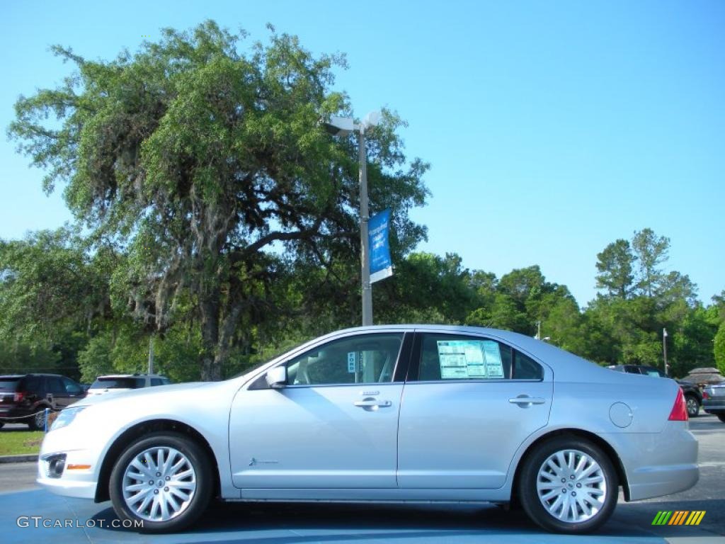 2011 Fusion Hybrid - Ingot Silver Metallic / Medium Light Stone photo #2