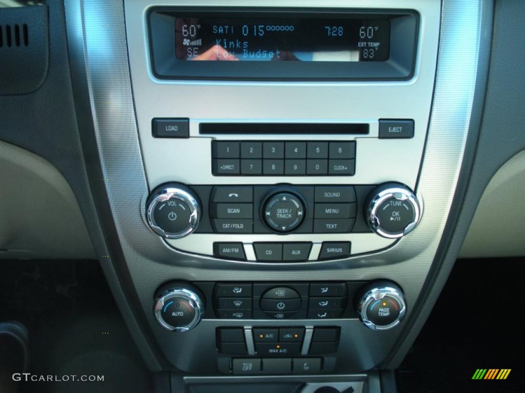 2011 Ford Fusion Hybrid Controls Photo #48633383