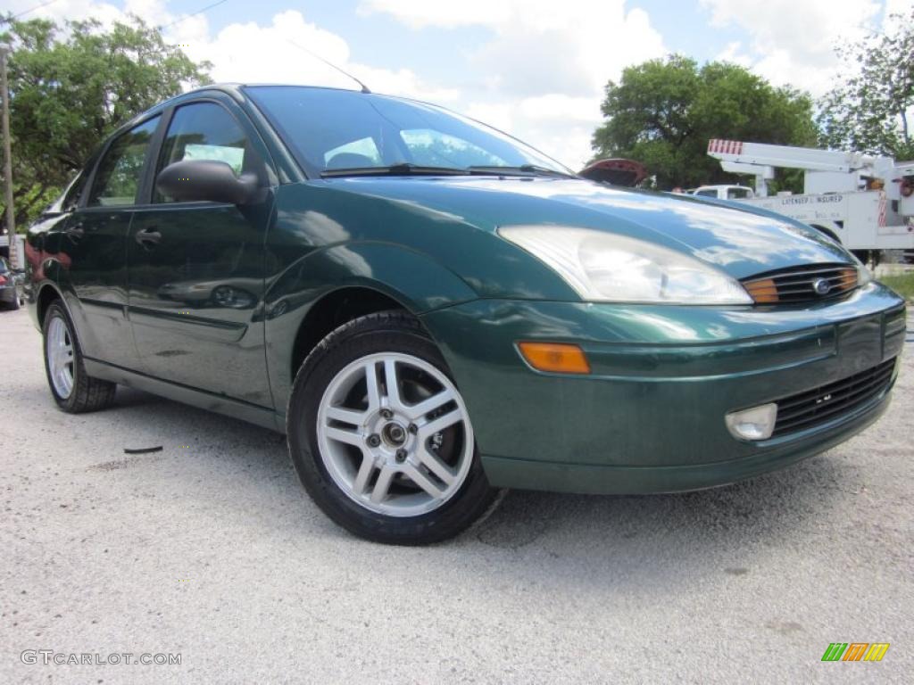 2001 Focus SE Sedan - Rainforest Green Metallic / Medium Pebble photo #3